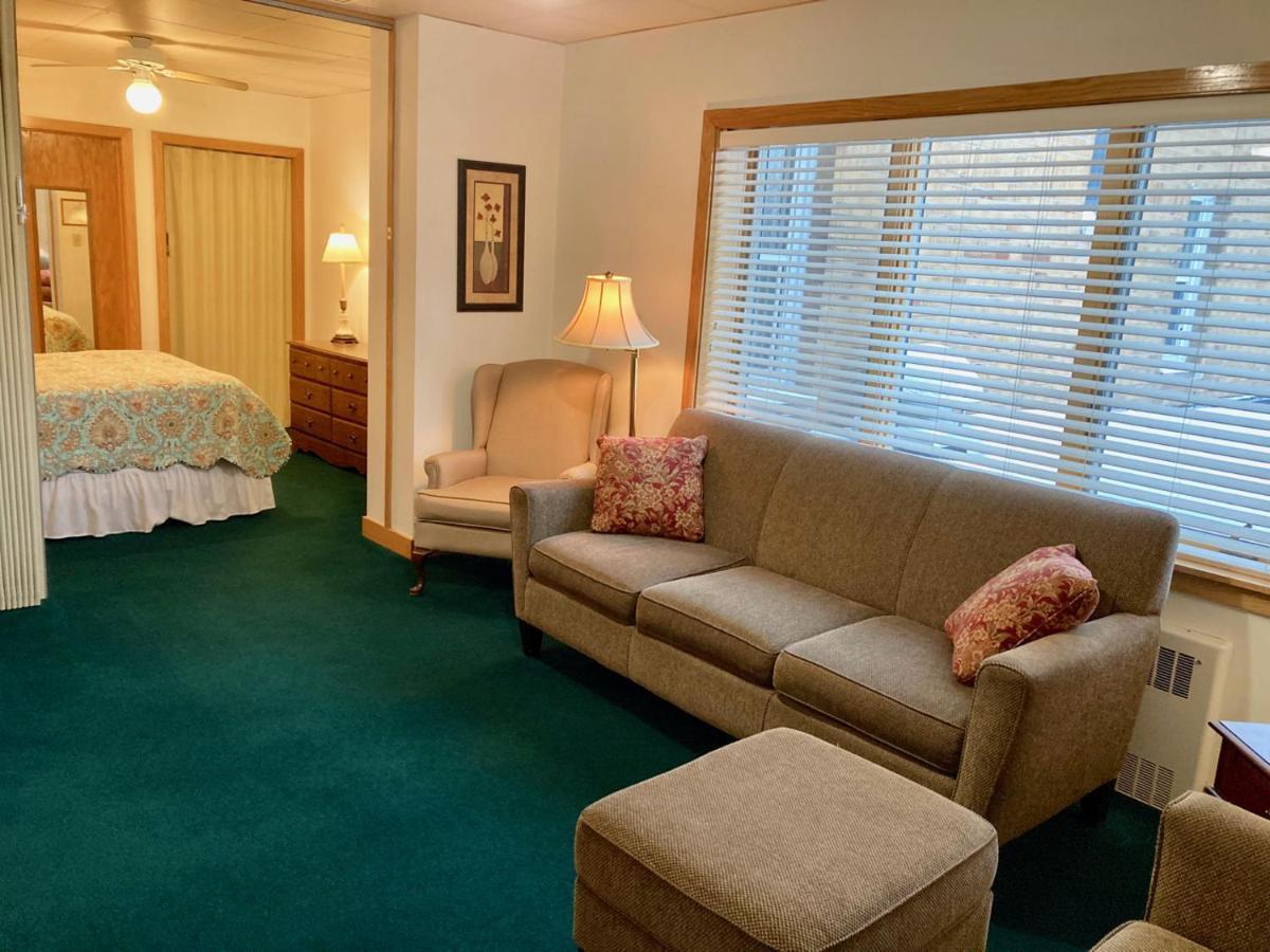Garden Grove Retreat & Lodging Near Pictured Rocks, Fayette, Trails Exterior photo